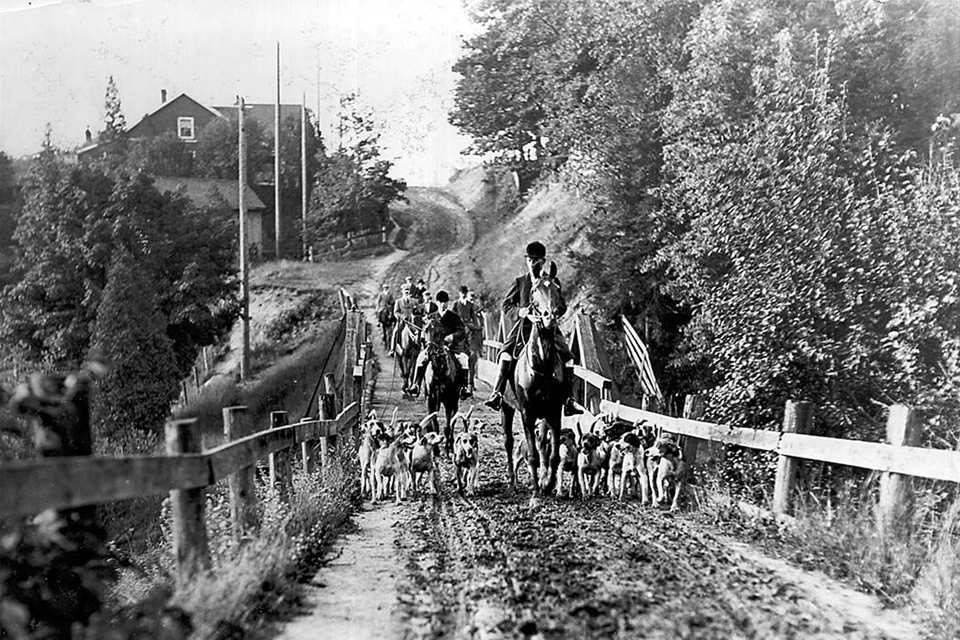 Hunters and dogsca.1907City of Toronto ArchivesFonds 1244, Item 159