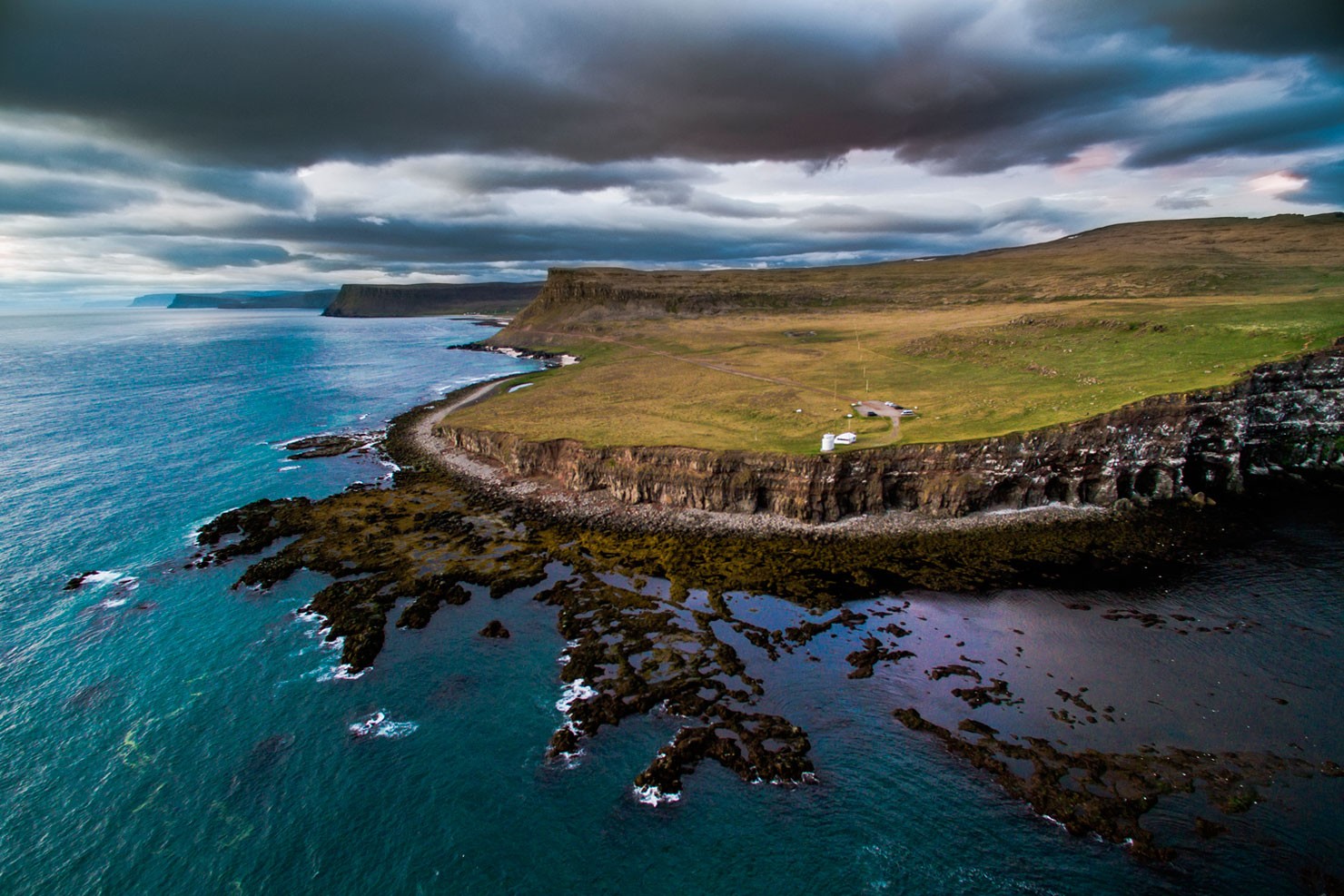 Исландия. Исландия Iceland. Мыс Стокнесс Исландия. Остров Суртсей Исландия. Северная Ирландия с высоты птичьего полета.