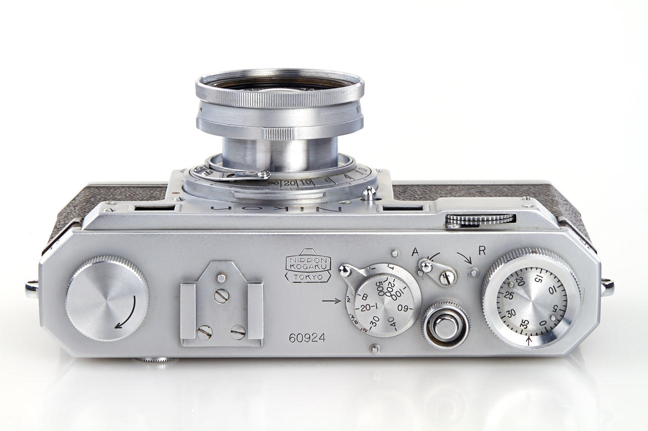 nikon-oldest-camera-sold_03