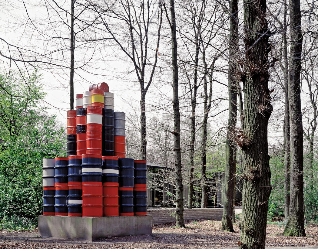 Christo 56 Oil Barrels 1966-67 183 x 94 1:2 x 94 1:2 (465 x 240 x 240 cm) Kröller-Müller Museum, Otterlo, The Netherlands Photo- Kröller-Müller Museum © 1967 Christo