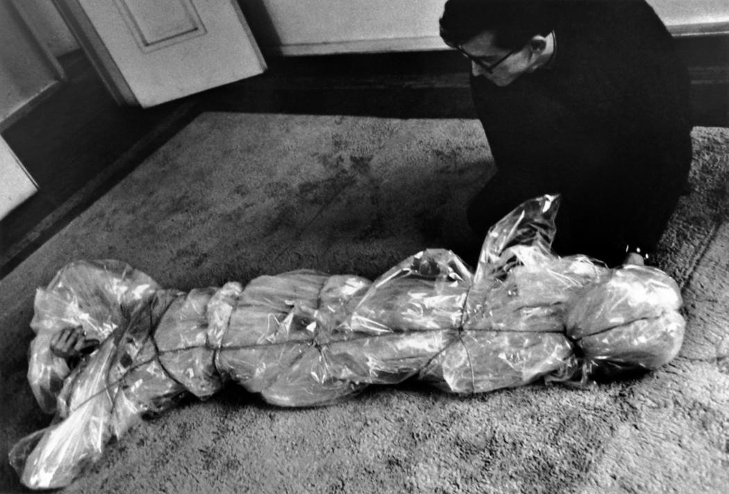 Christo with Wrapped Woman, 1961 at the home of Yves and Rotraut Klein 1962 Photo- Shunk-Kender © 1962 Christo