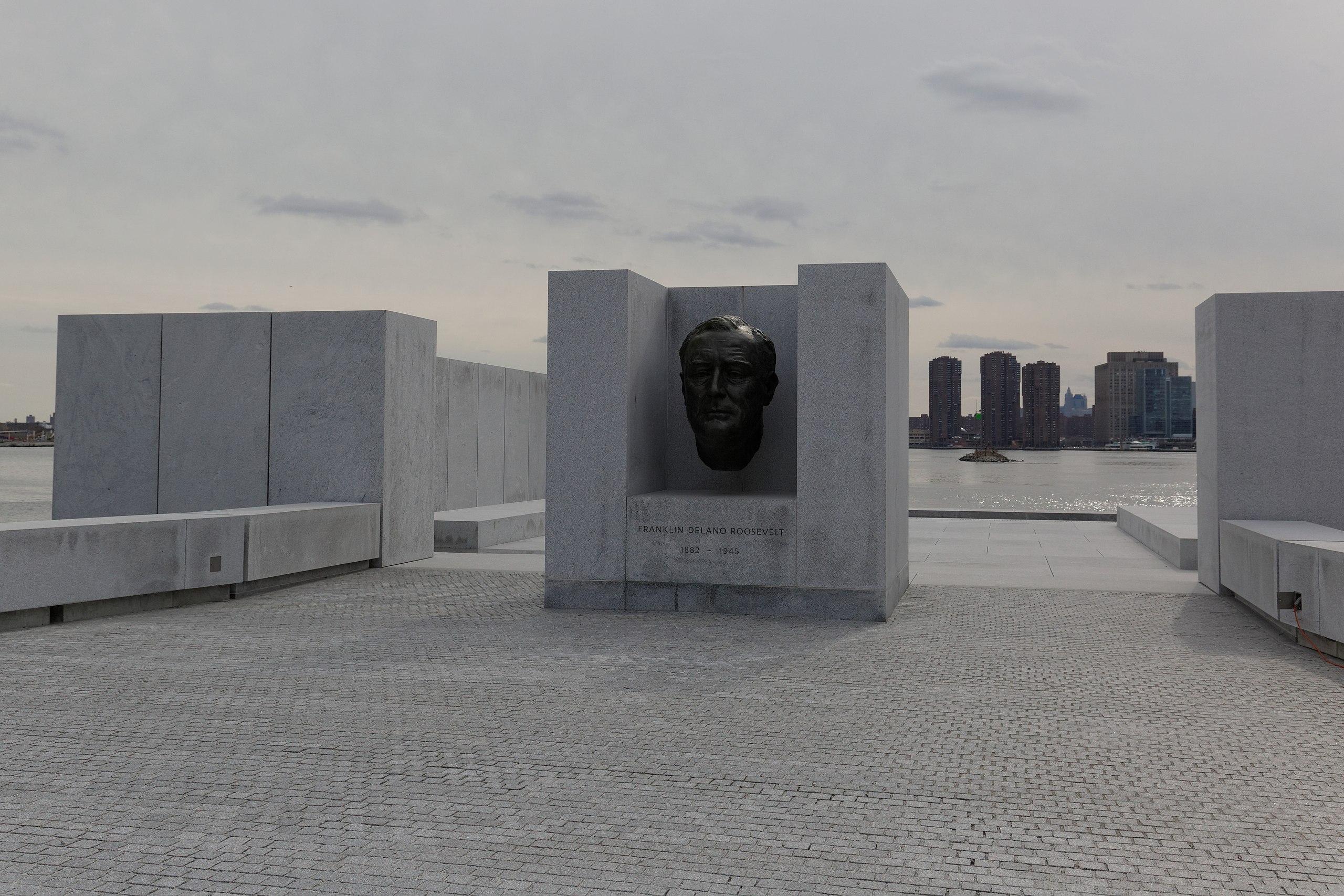 Franklin-Roosevelt-Four-Freedoms-Park Парк четырех свобод Рузвельта в Нью-Йорке