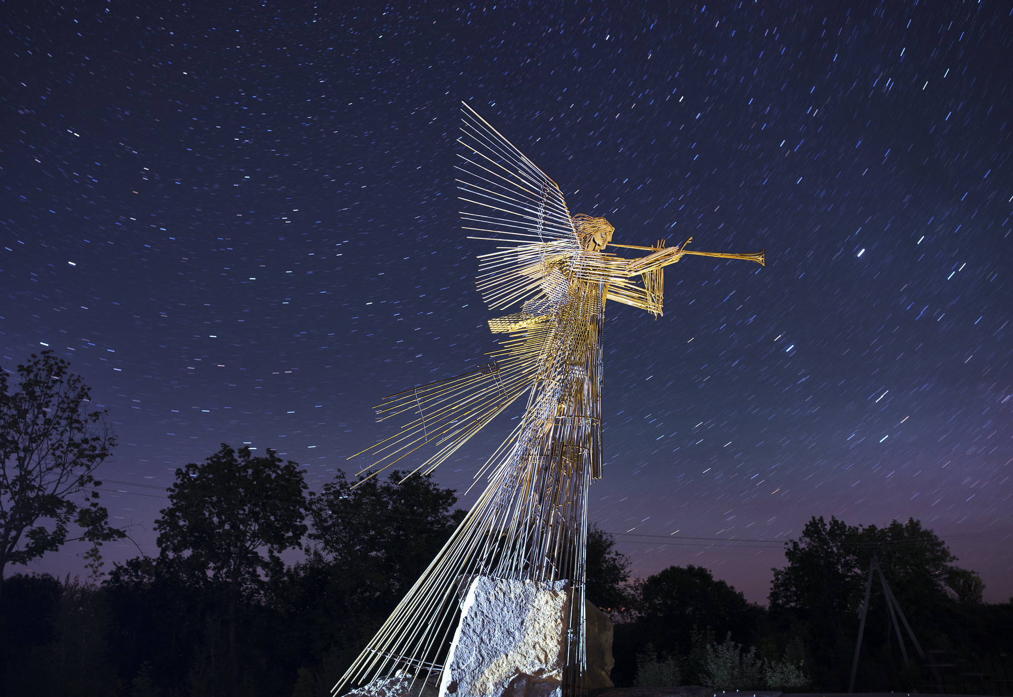 Скульптура «Ангел-трубач», Чернобыль, Украина, Сяо Янг, Xiao Yang Eternal monuments in the dark