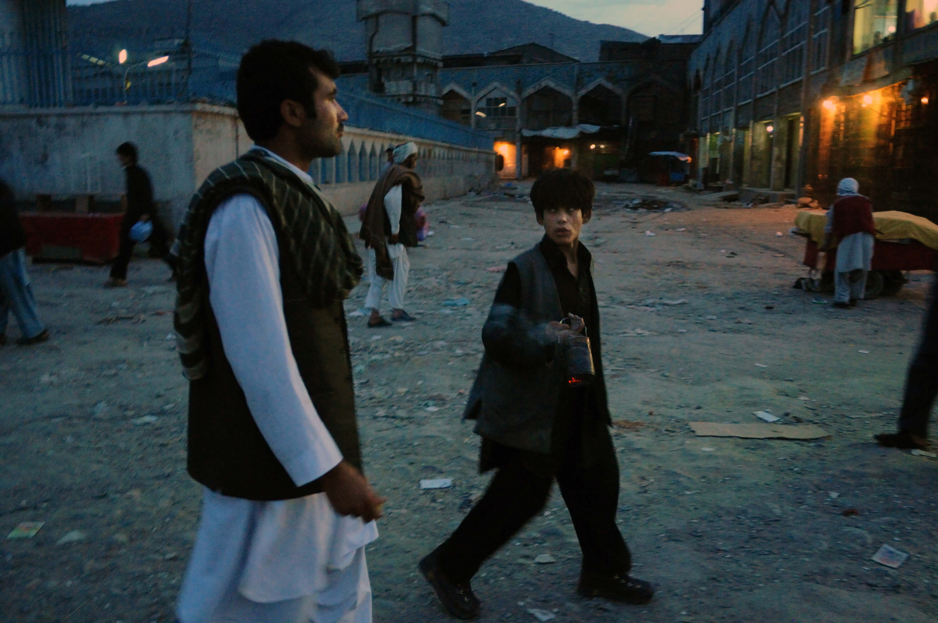 Танцующие мальчики афганистана бача-бази Барат Али Батур