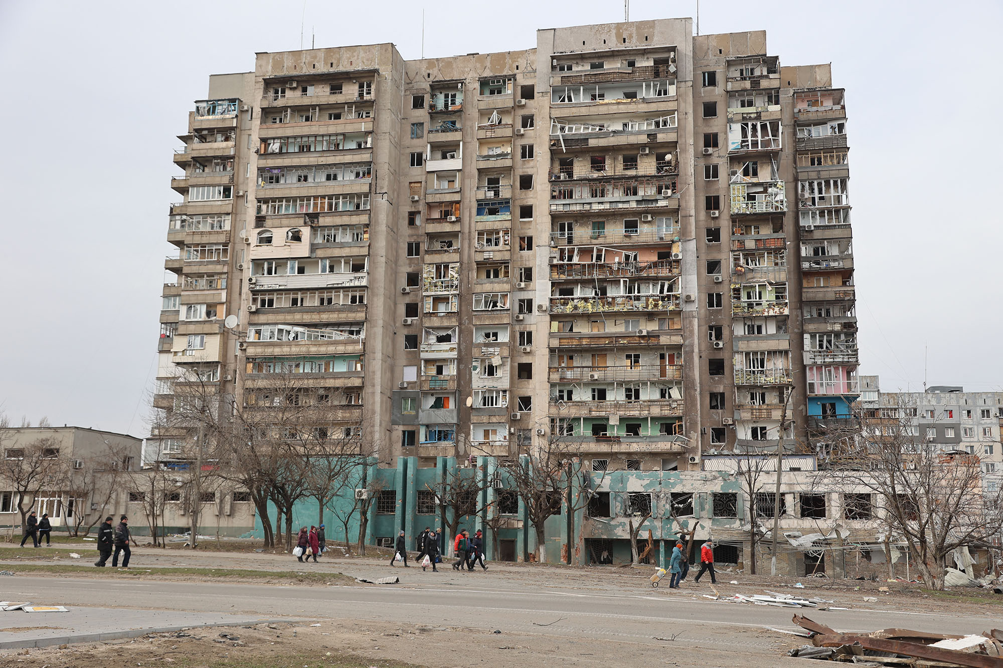 The buildings destroyed by shelling in Mariupol (the 29th of March 2022). Photo: Leon Klein / AFP