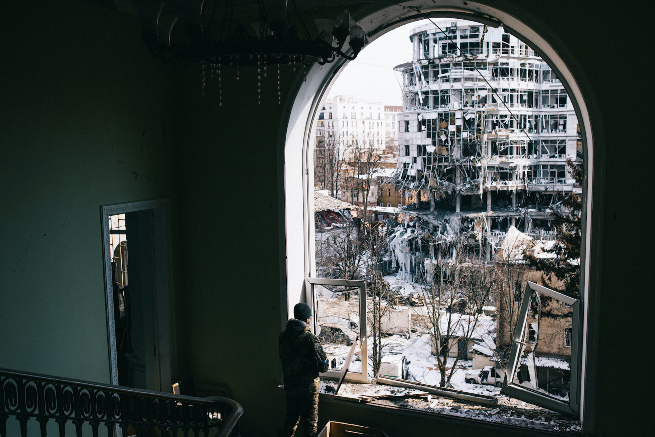 Зруйнована будівля облдержадміністрації, Харків, 16 березня 