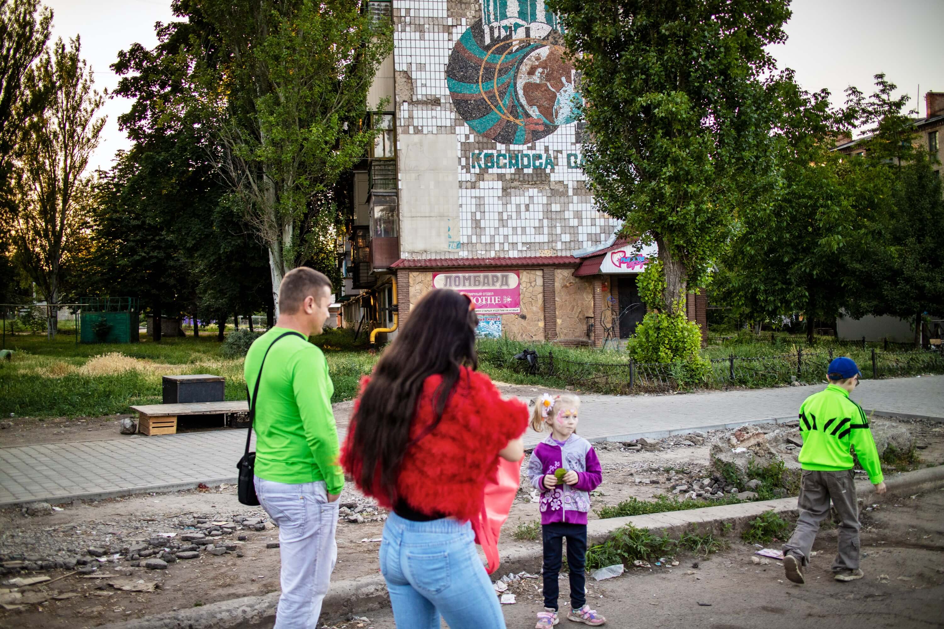 Наталія з родиною у Костянтинівці Донецької області, 2017 рік