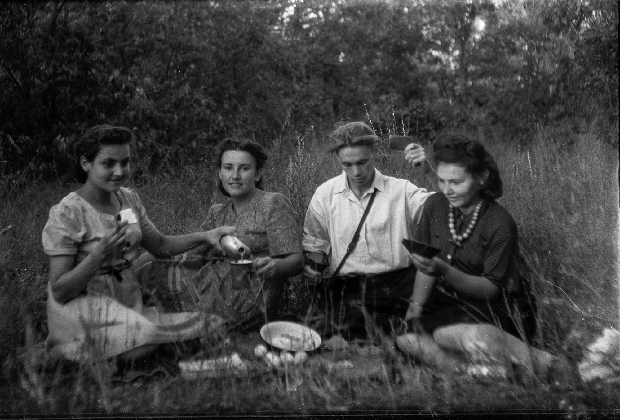 Життя одеських студентів 1930-1940-х років на світлинах невідомого автора